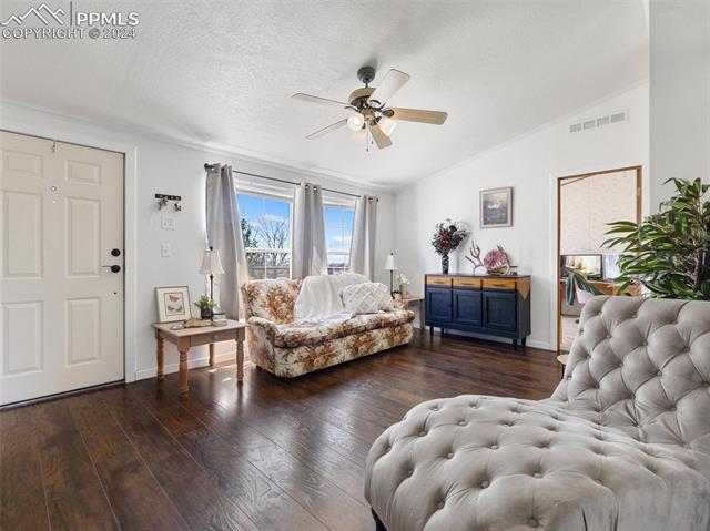 1287 N Ladonia Drive