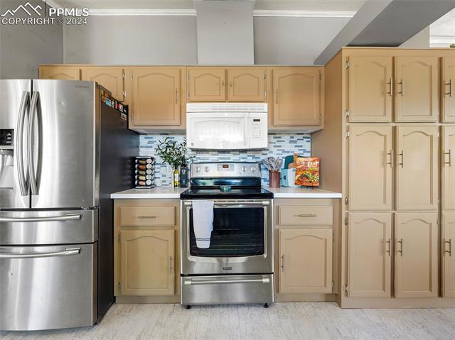 1287 N Ladonia Drive