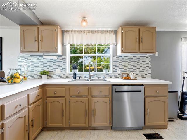 1287 N Ladonia Drive