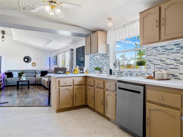 1287 N Ladonia Drive