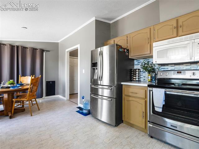 1287 N Ladonia Drive