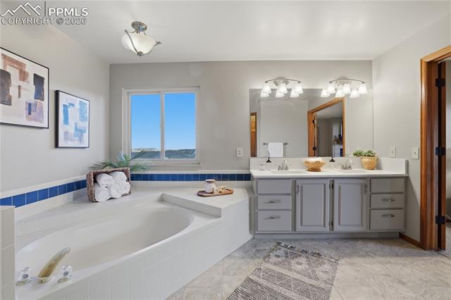 2502 Kinderhook Lane