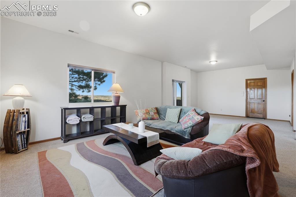 2502 Kinderhook Lane