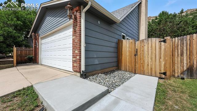 6290 Pemberton Way