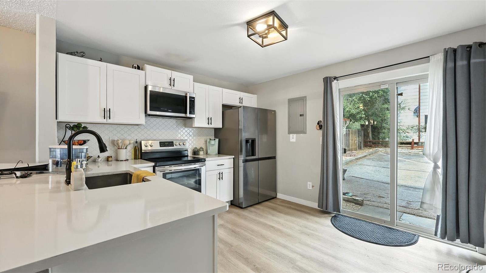 1971 Mineola Street Unit: D