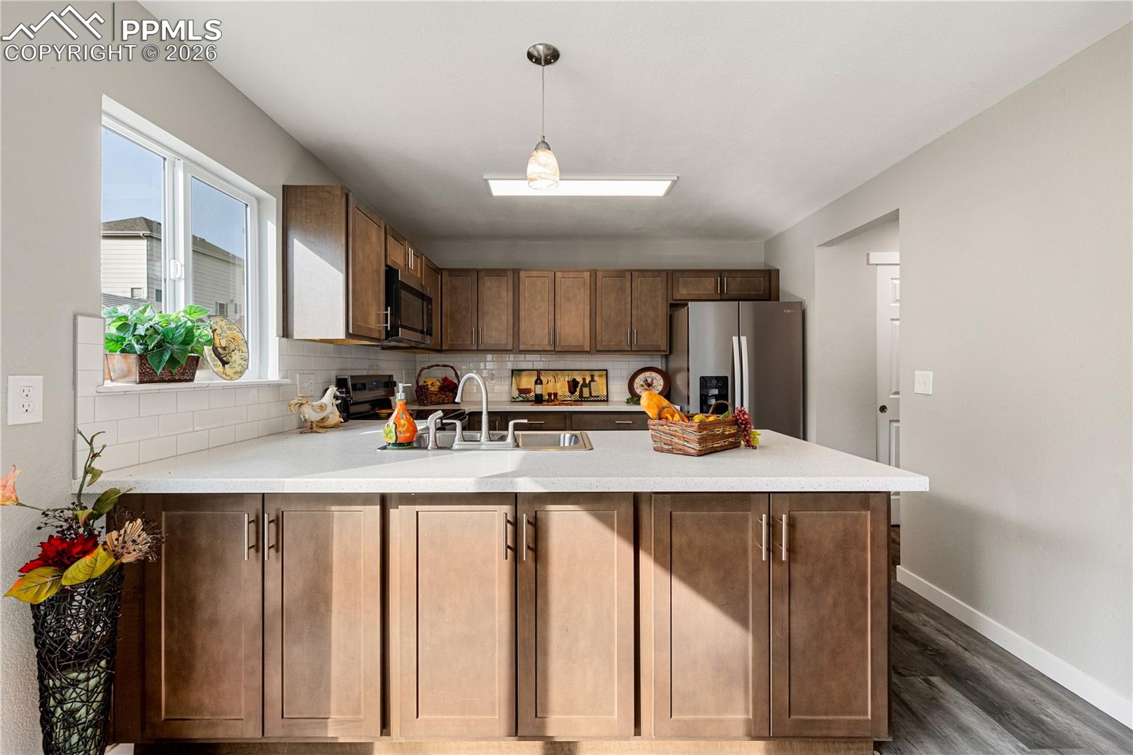 865 Regent Court