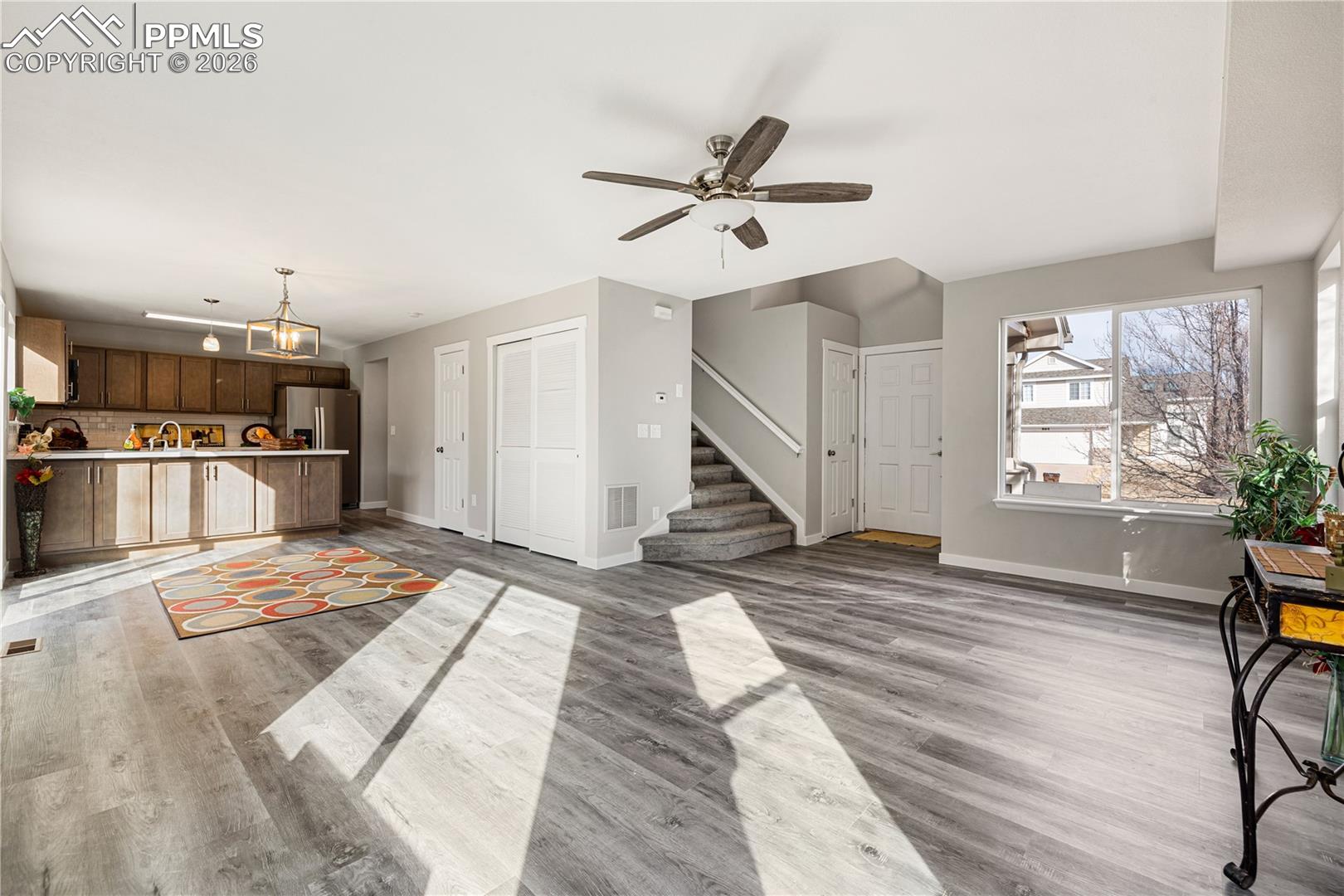 865 Regent Court