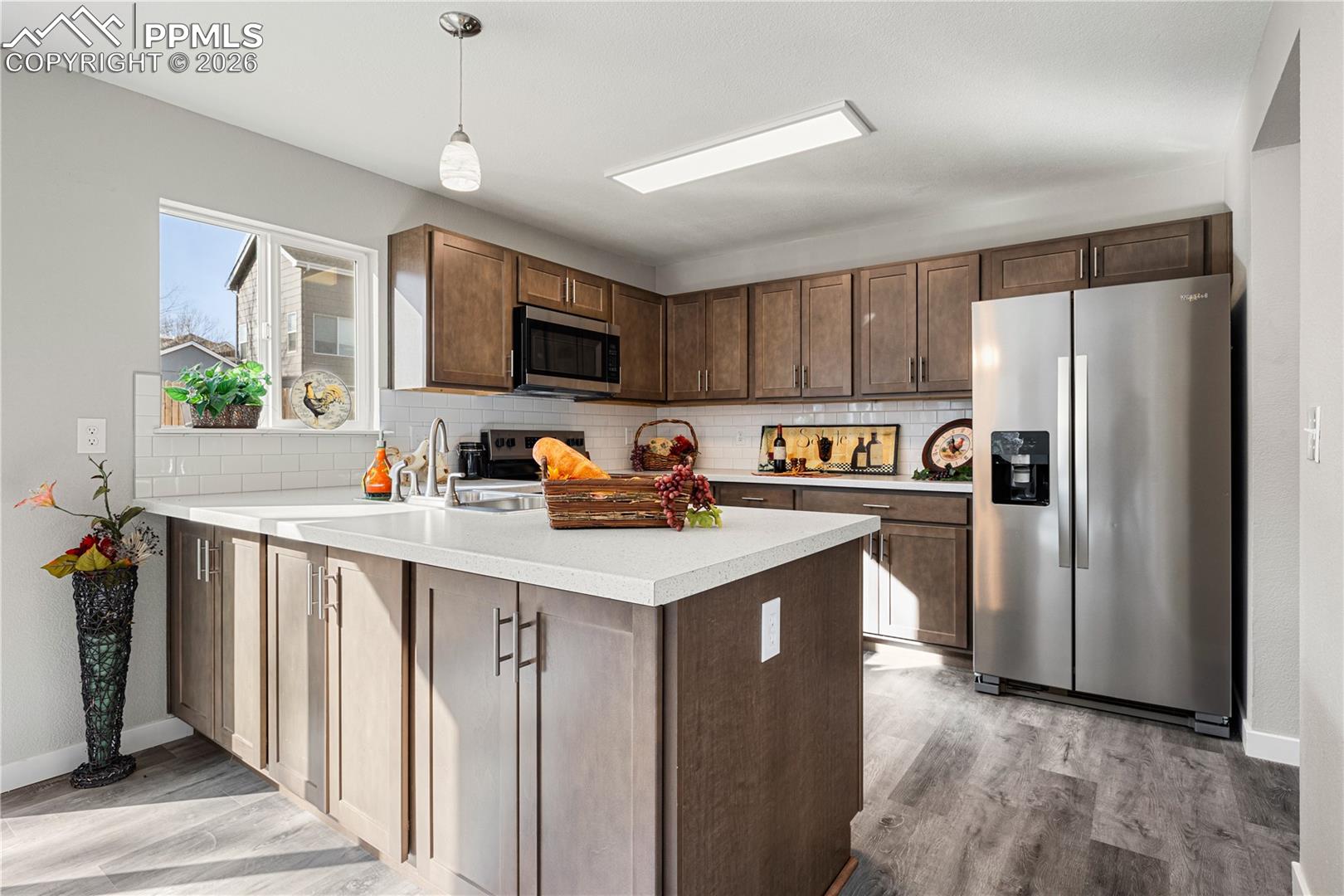 865 Regent Court