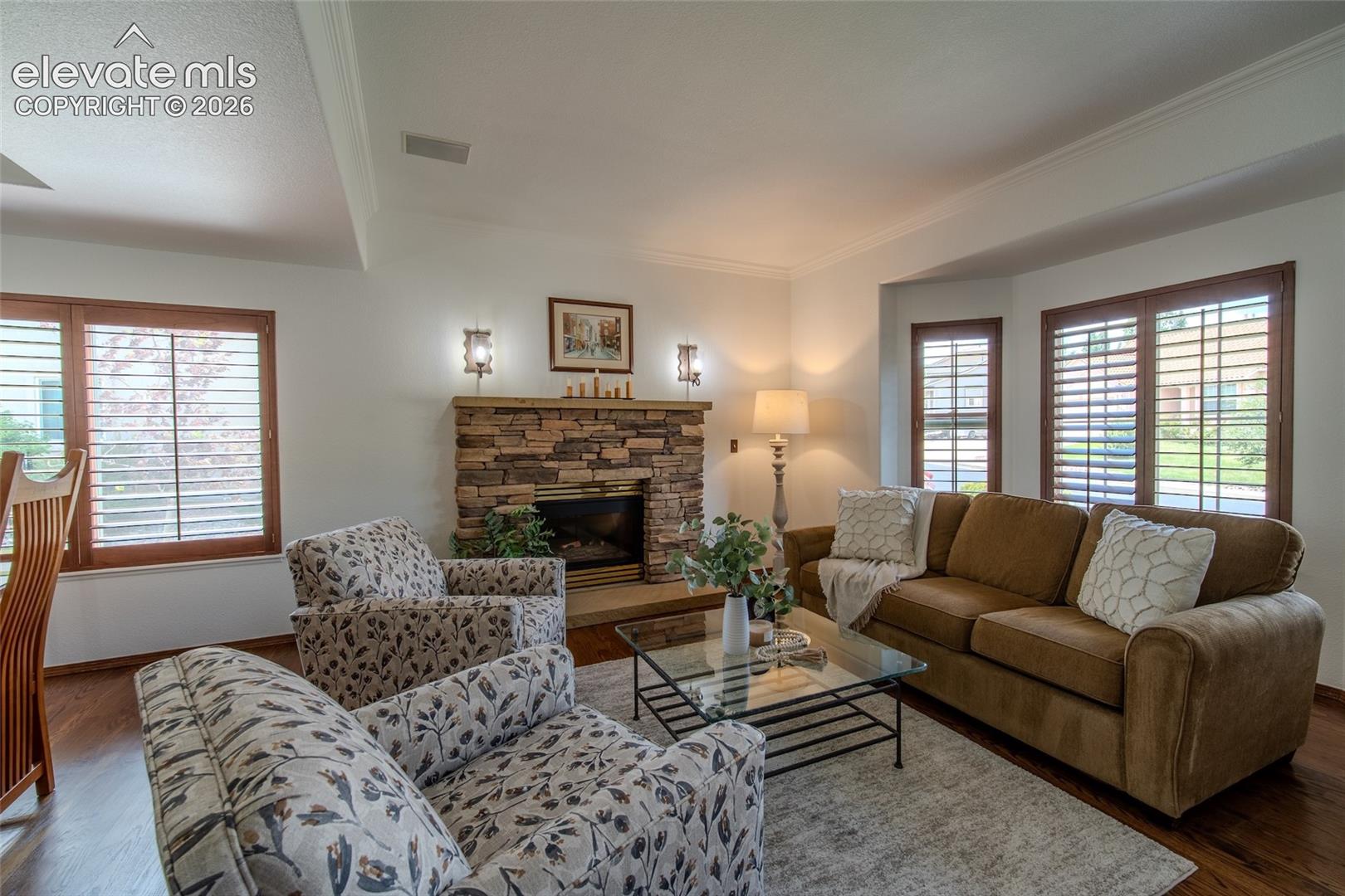 789 Capeglen Road