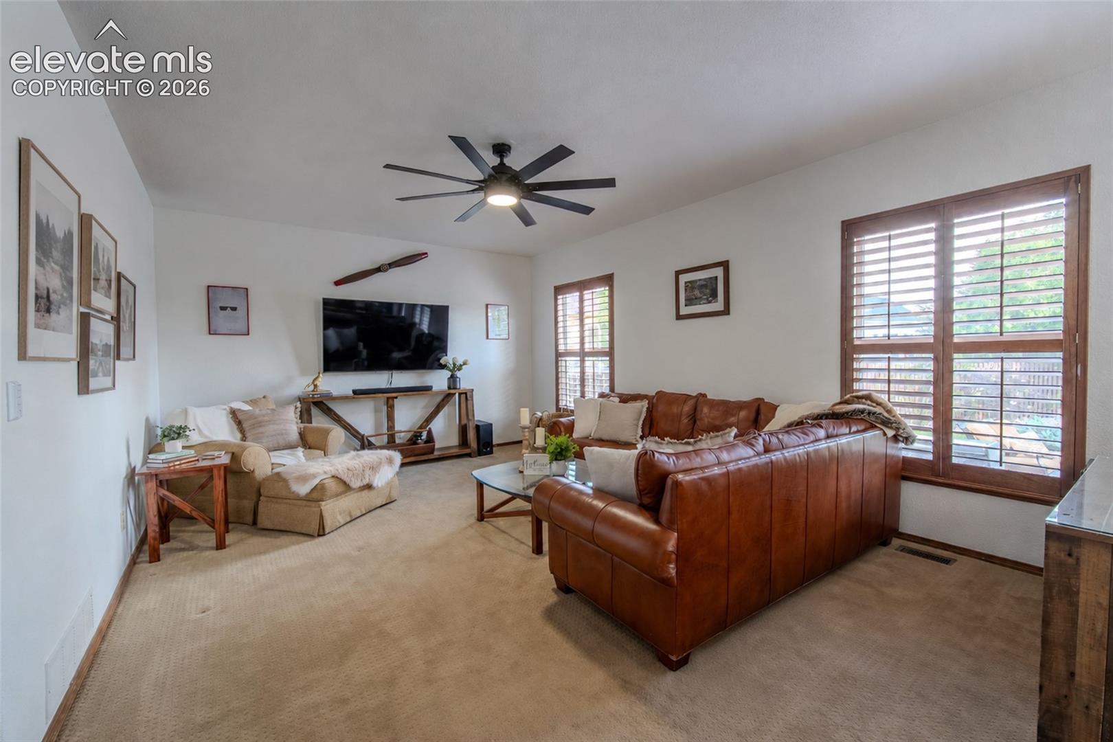 789 Capeglen Road