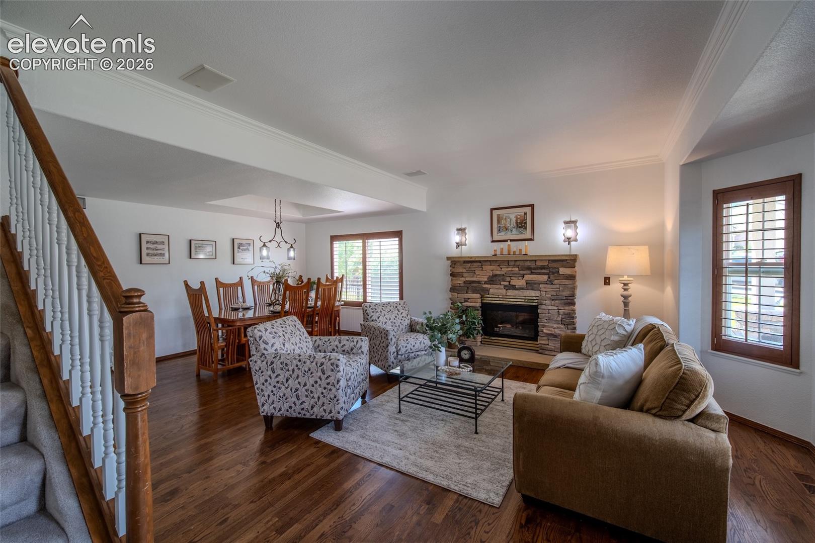 789 Capeglen Road