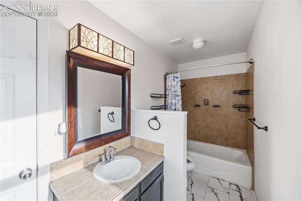2105 Endicott Court