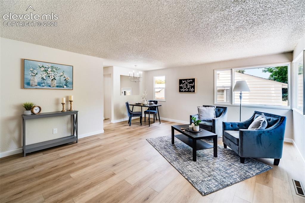 2518 Meadowlark Lane