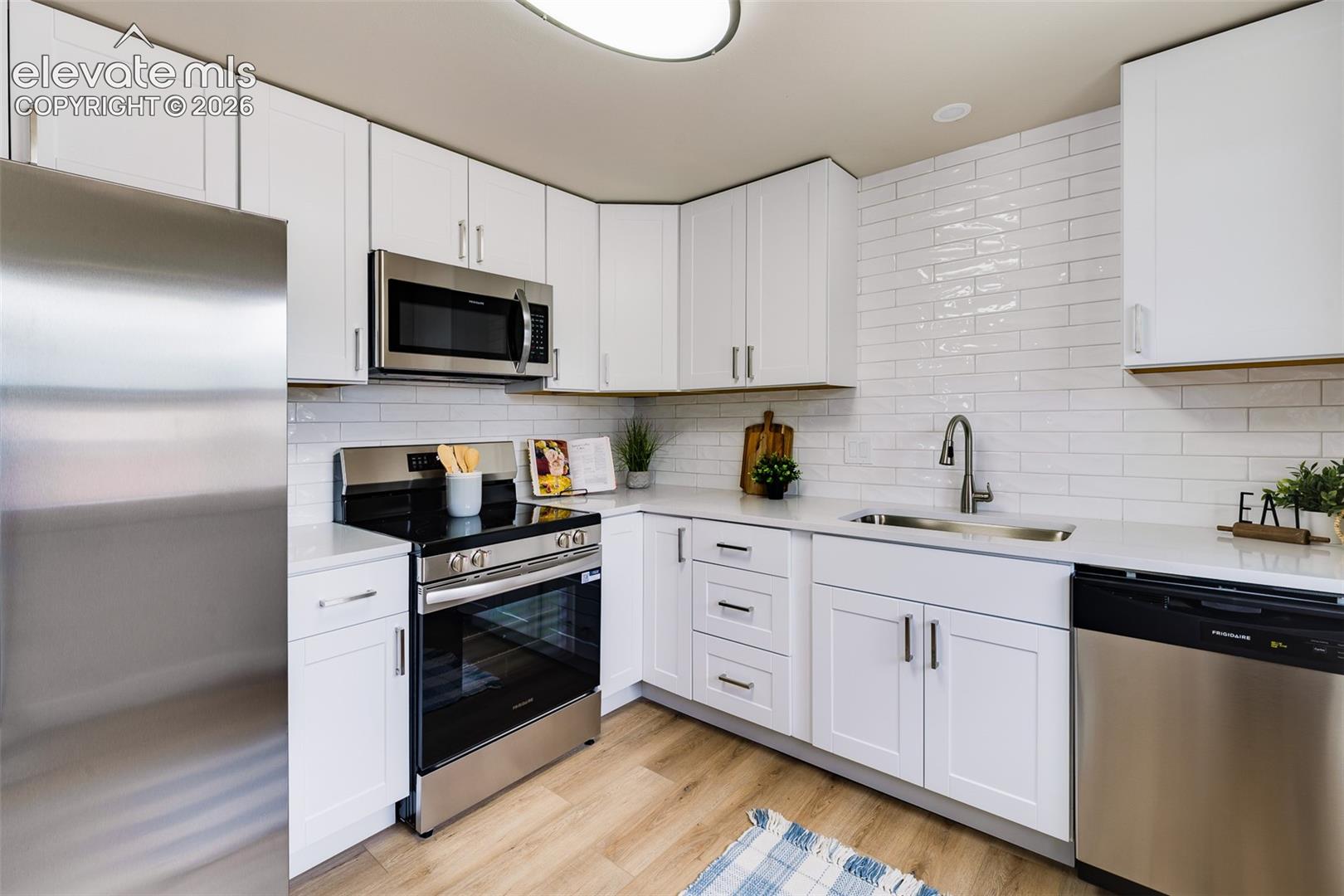 2518 Meadowlark Lane