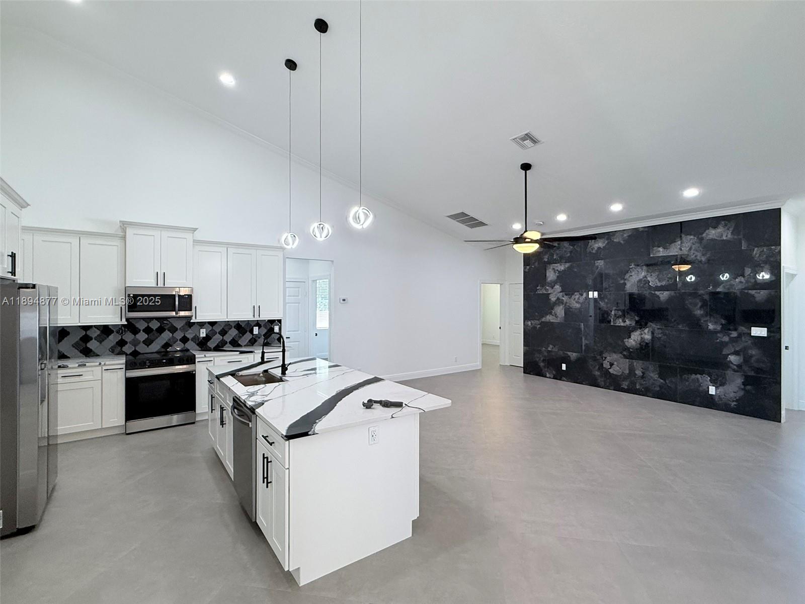 1749 SW Desert Ave, Port St. Lucie