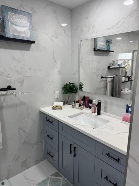 702 NW Orchid St, Port St. Lucie