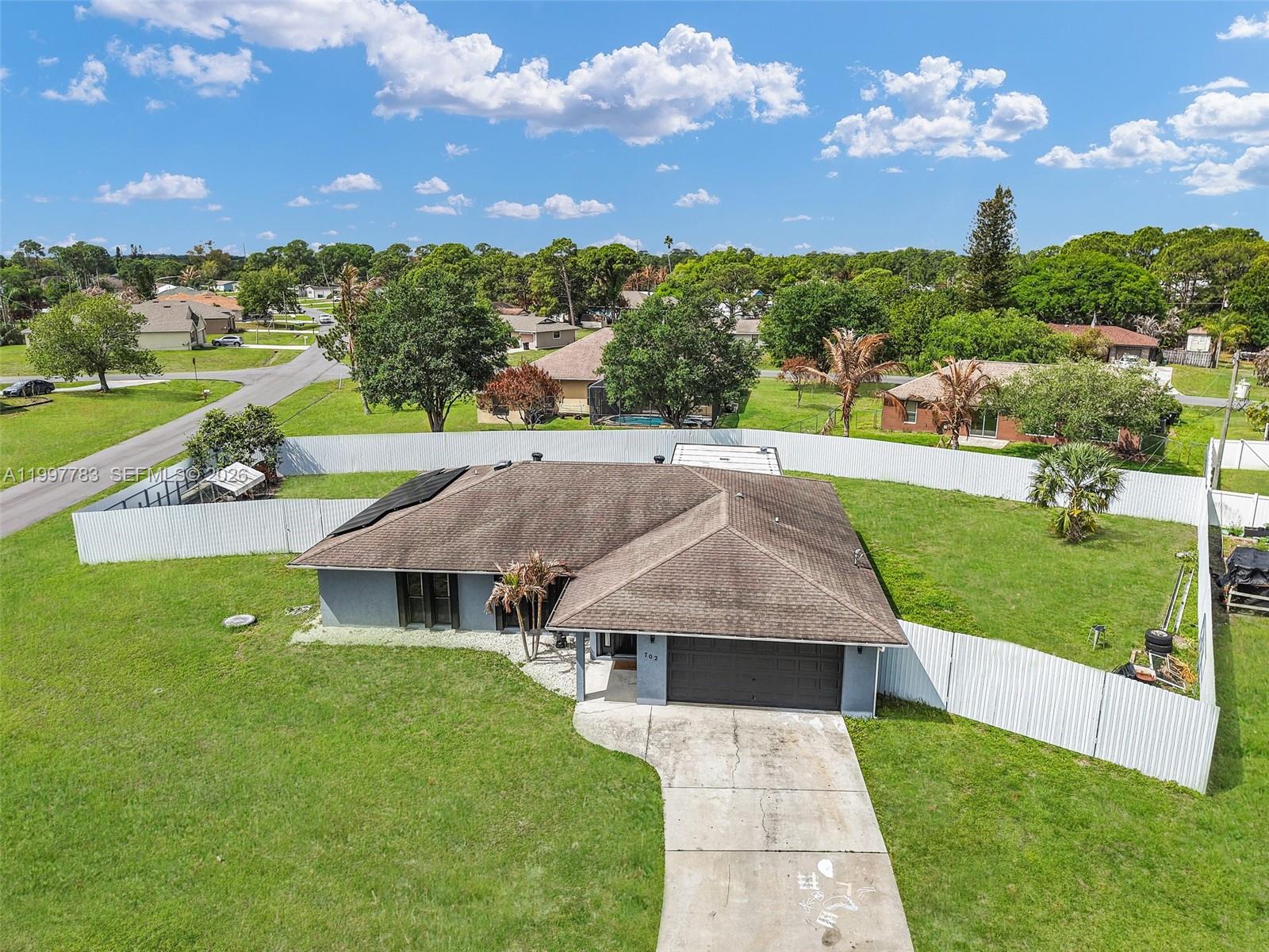 702 NW Orchid St, Port St. Lucie