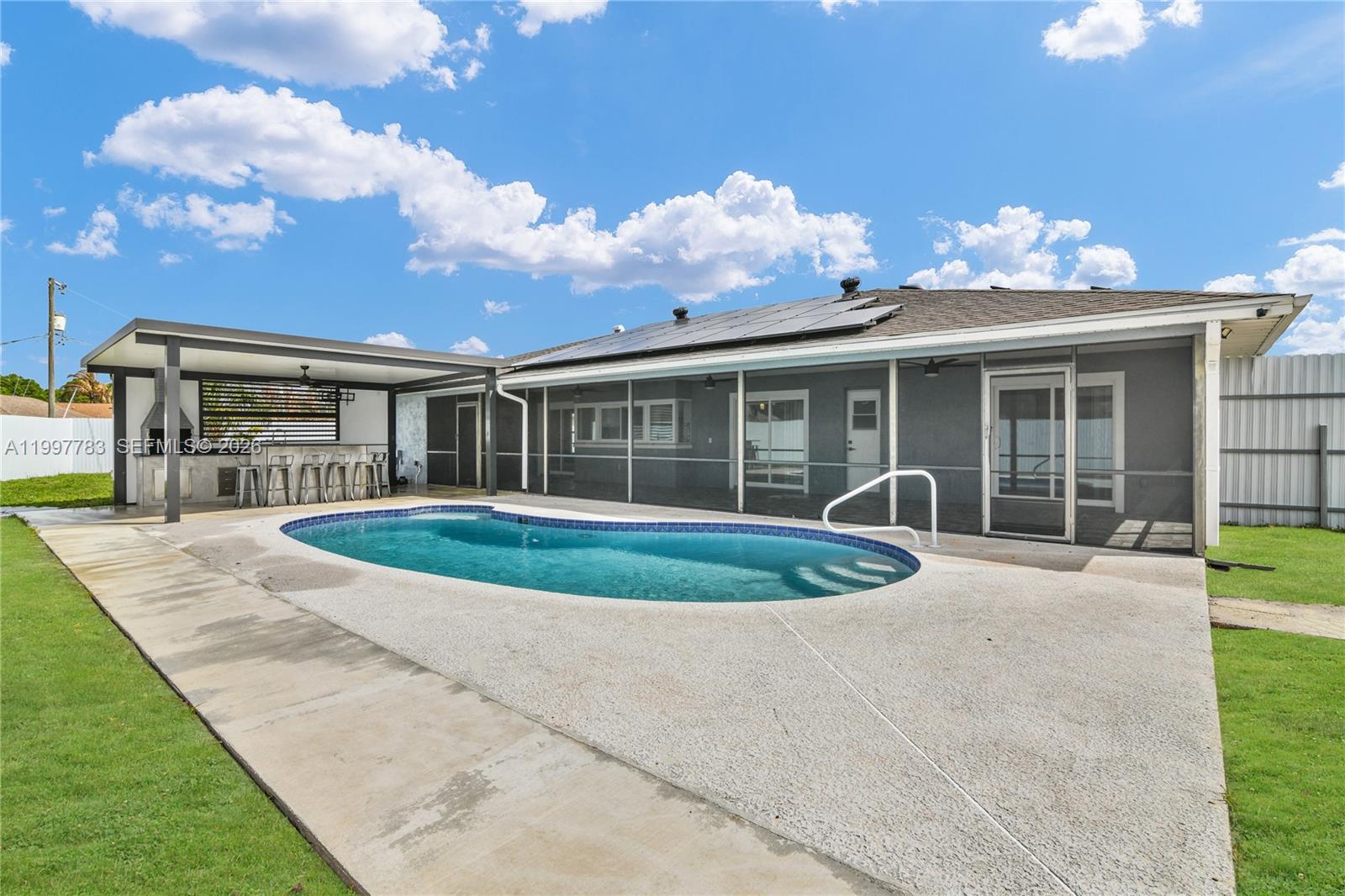 702 NW Orchid St, Port St. Lucie