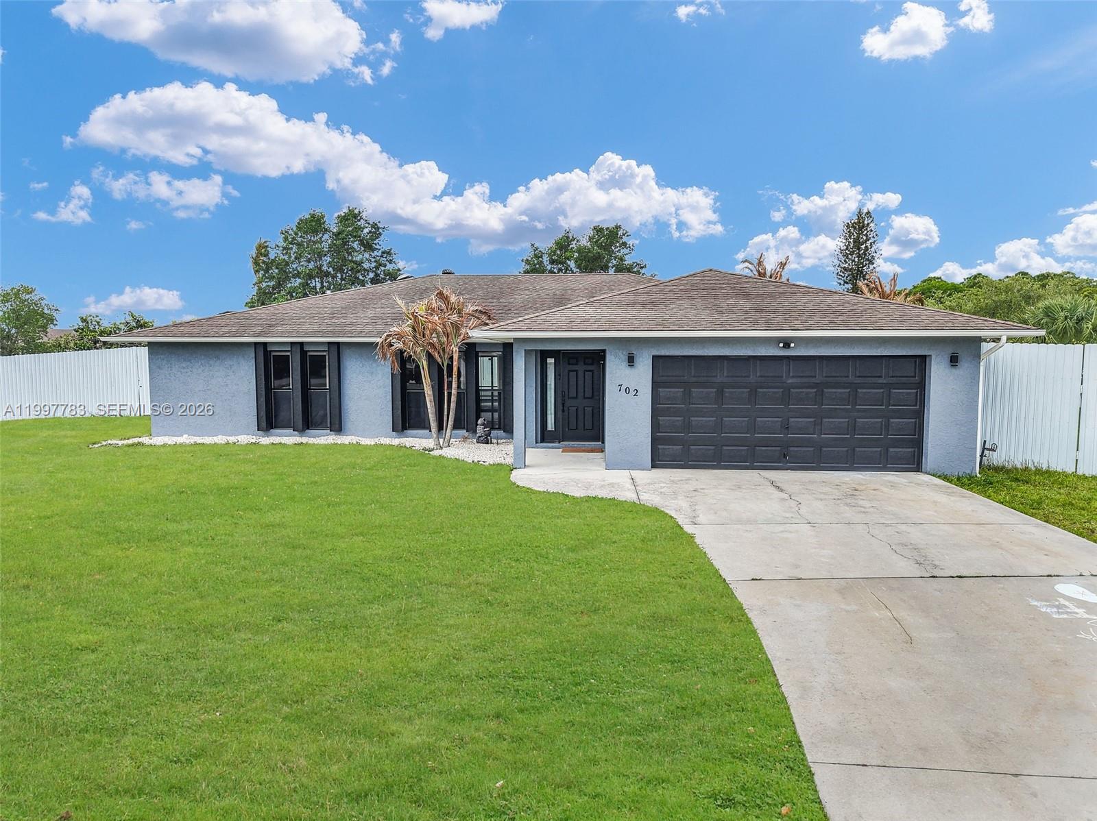 702 NW Orchid St, Port St. Lucie