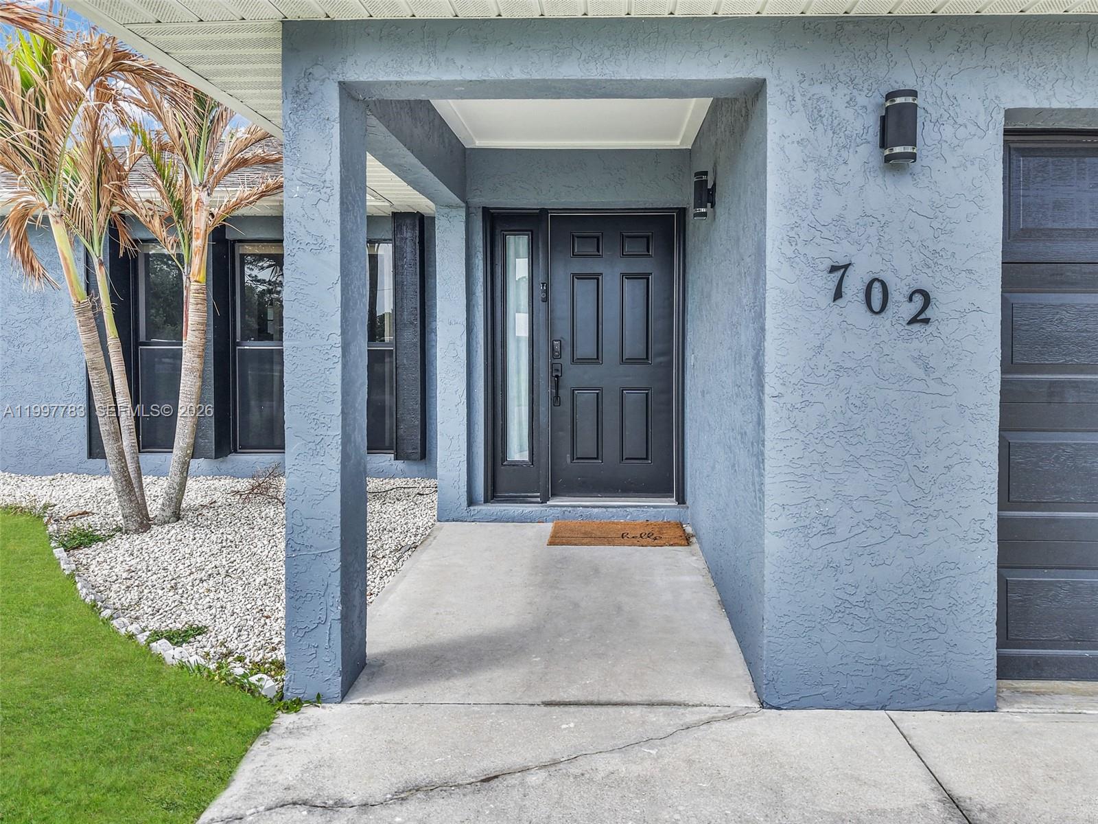 702 NW Orchid St, Port St. Lucie