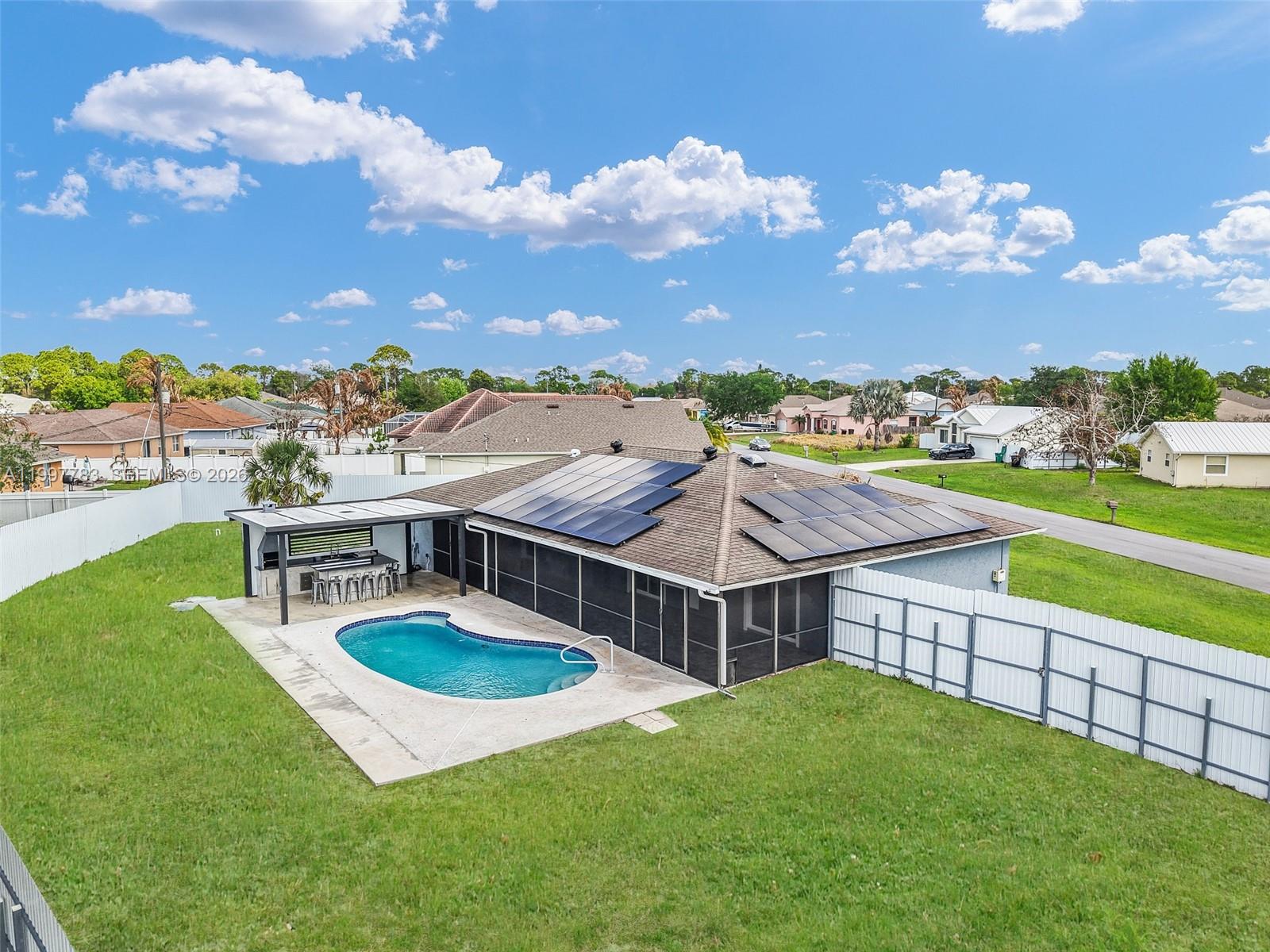 702 NW Orchid St, Port St. Lucie