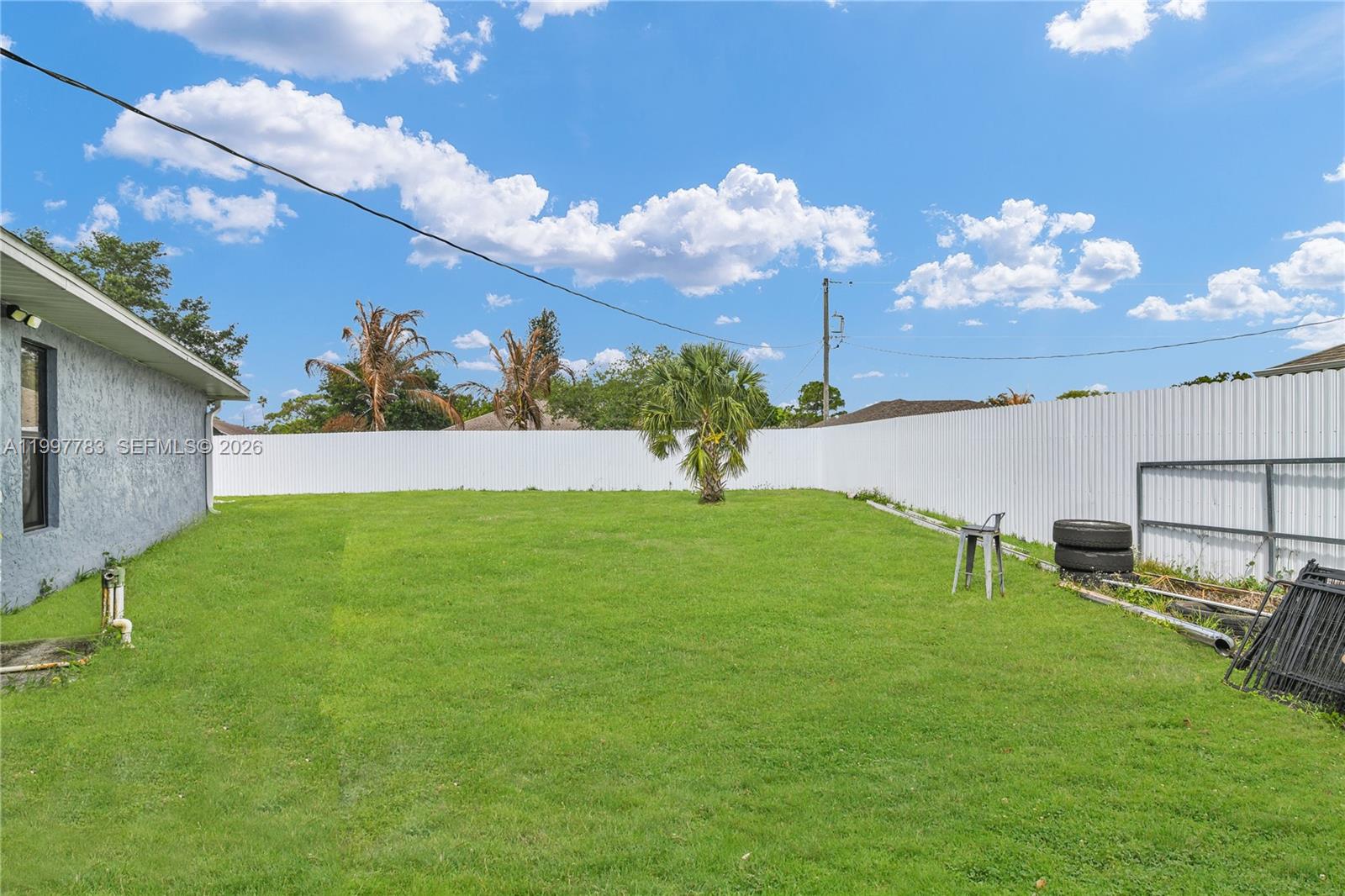 702 NW Orchid St, Port St. Lucie