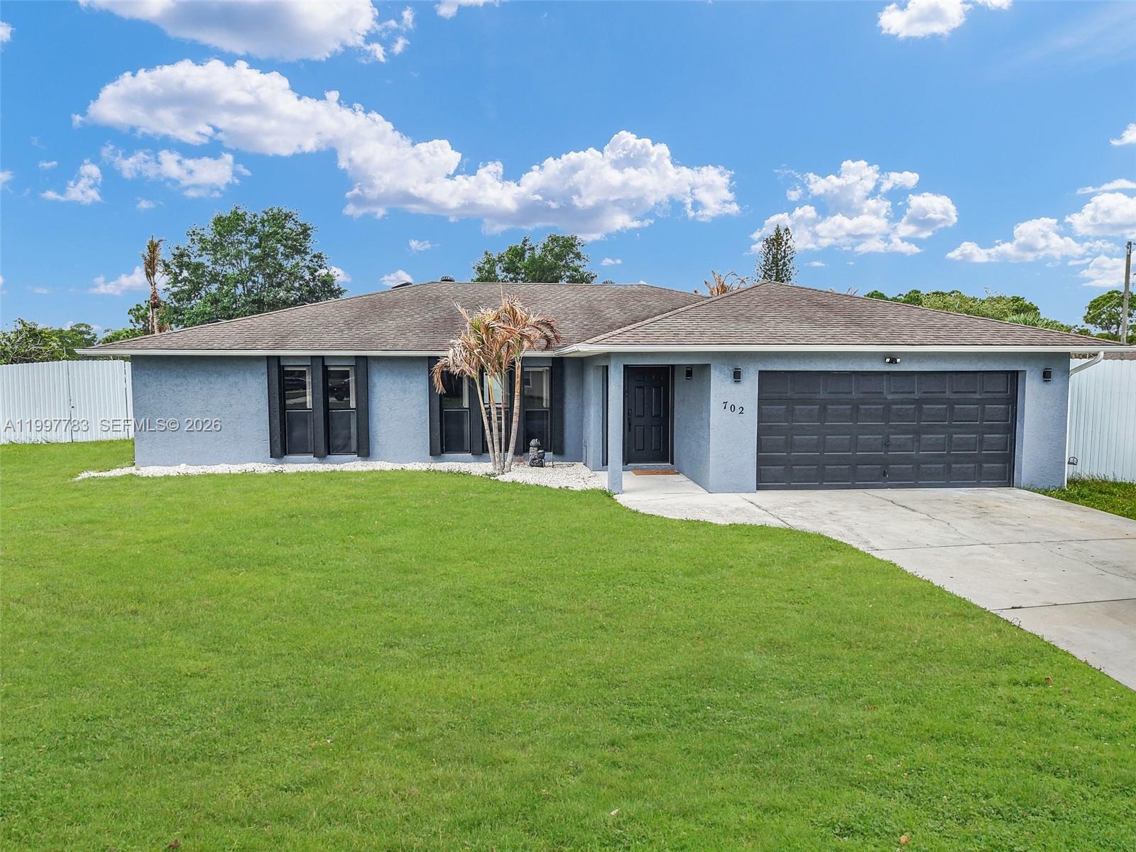 702 NW Orchid St, Port St. Lucie