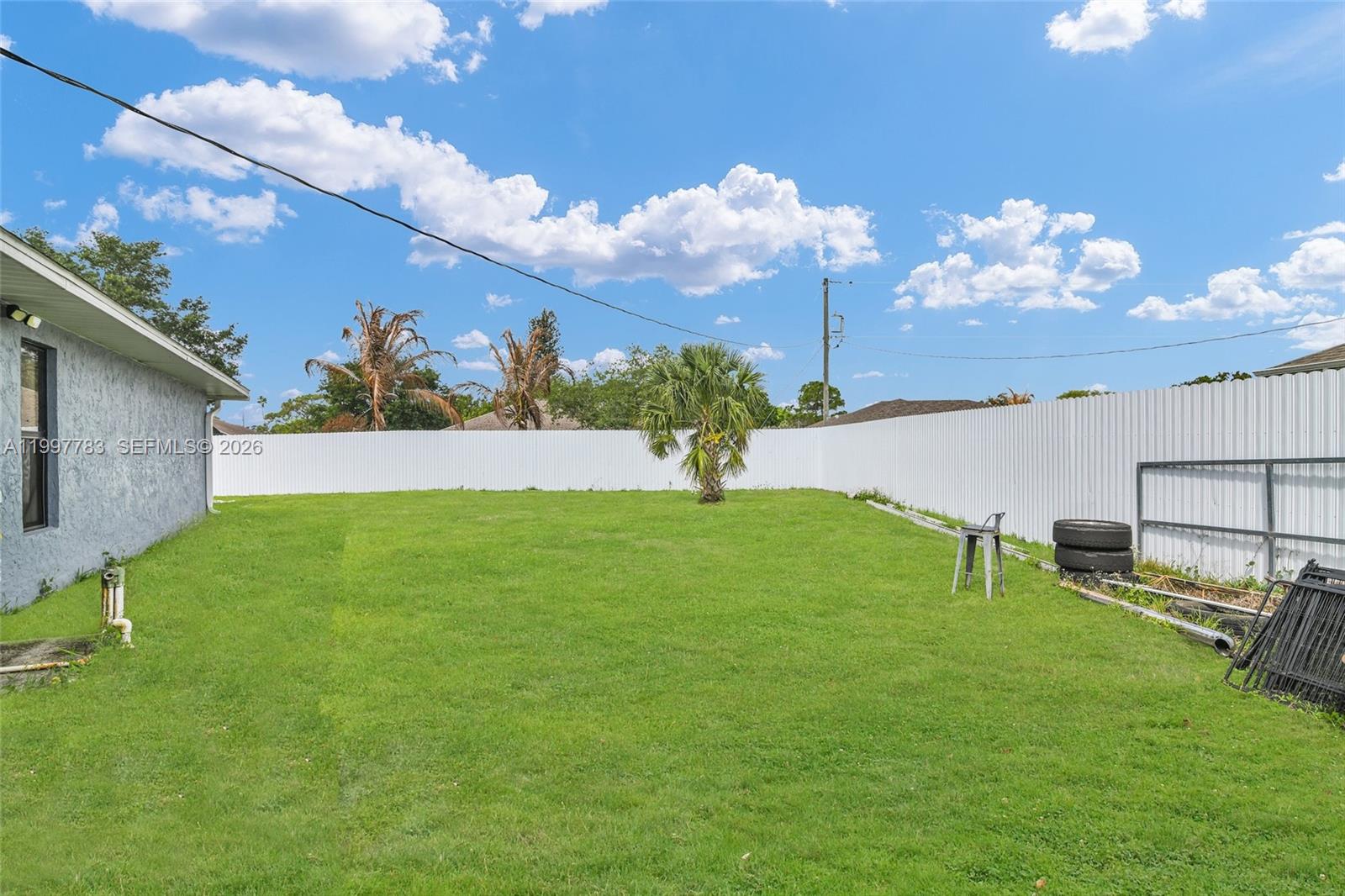 702 NW Orchid St, Port St. Lucie