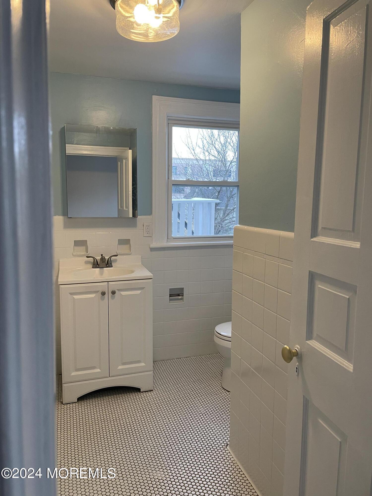 400 Asbury Avenue, 5