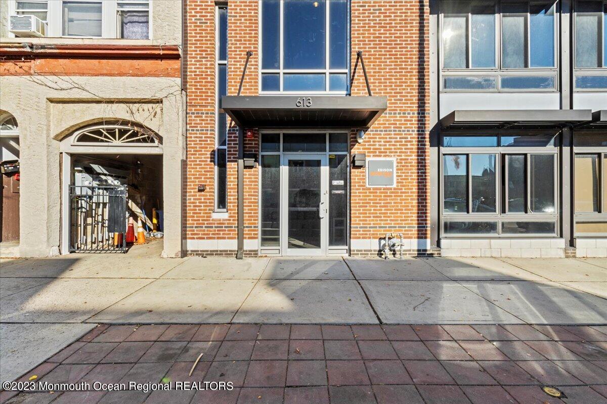 613 Bangs Avenue