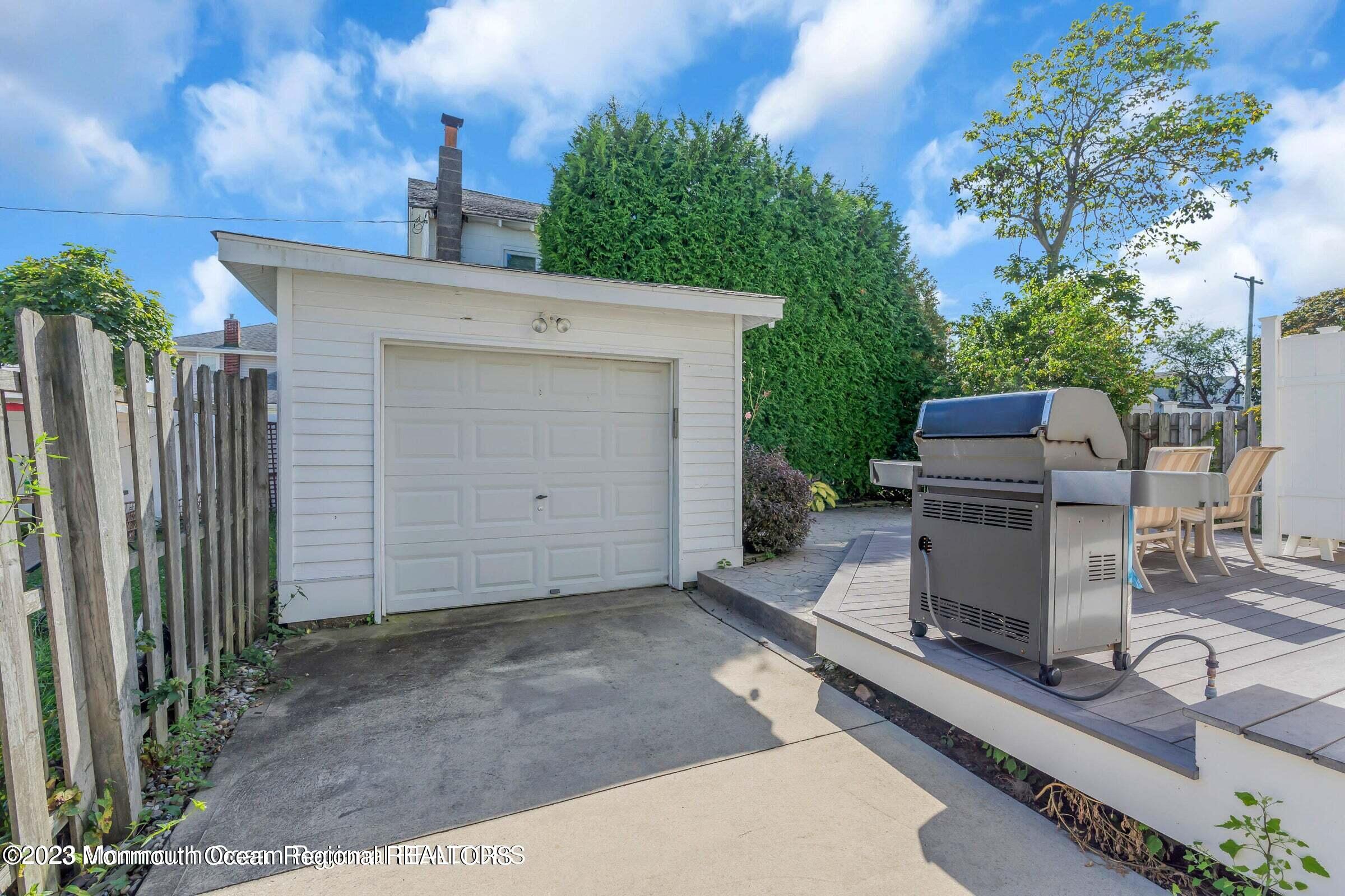 321 14th Avenue