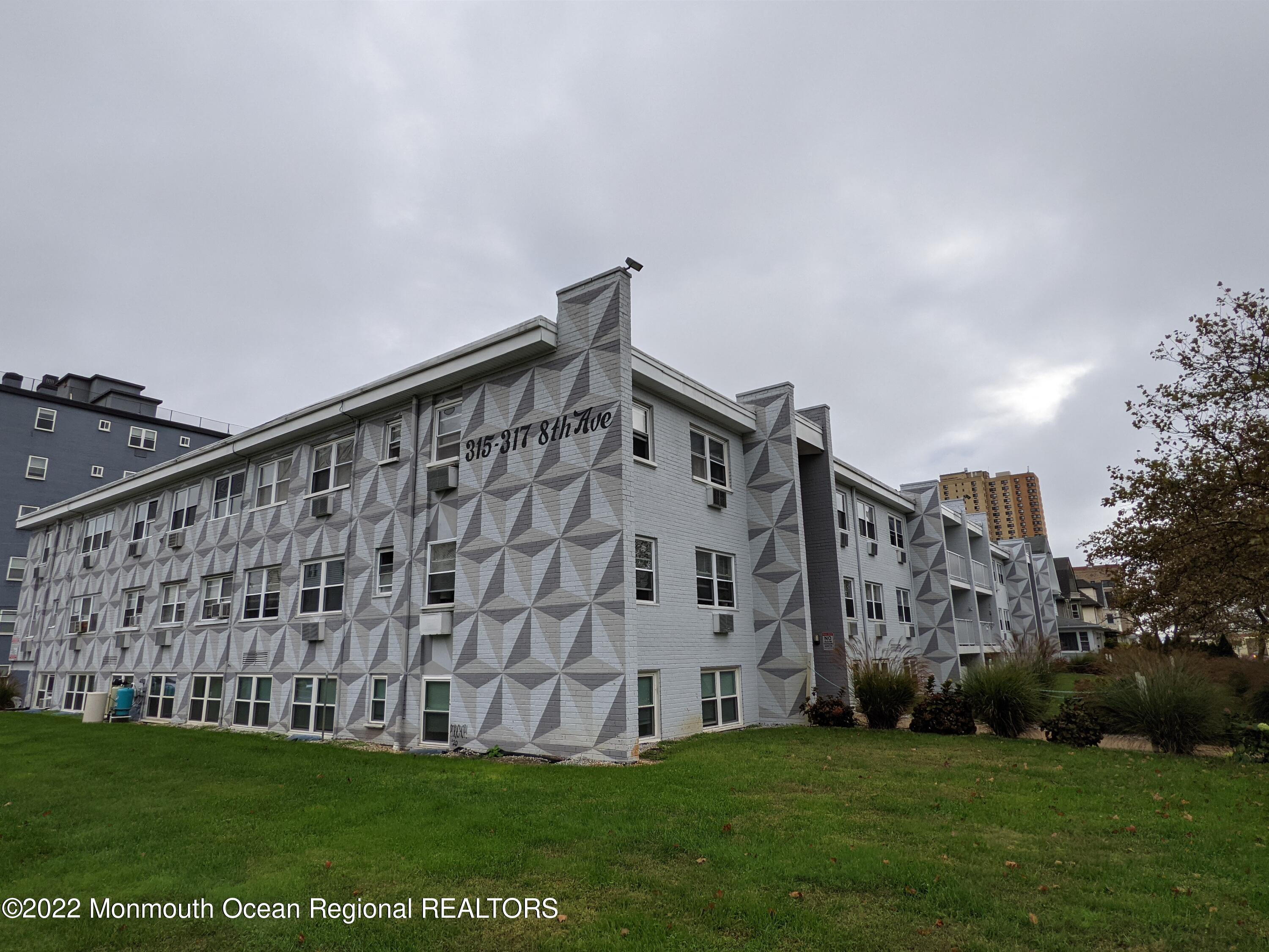 317 8th Avenue, 305