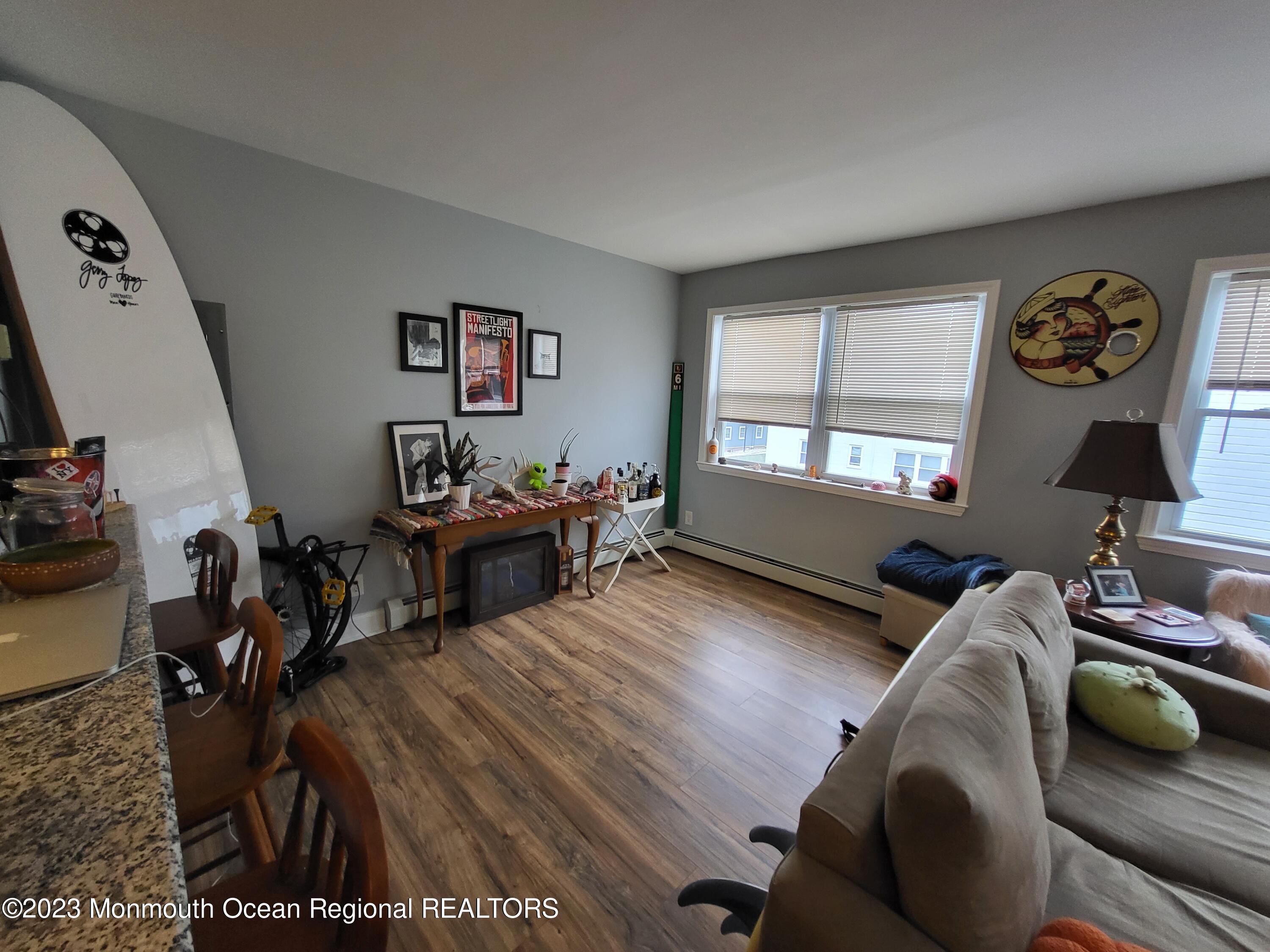 317 8th Avenue, 305