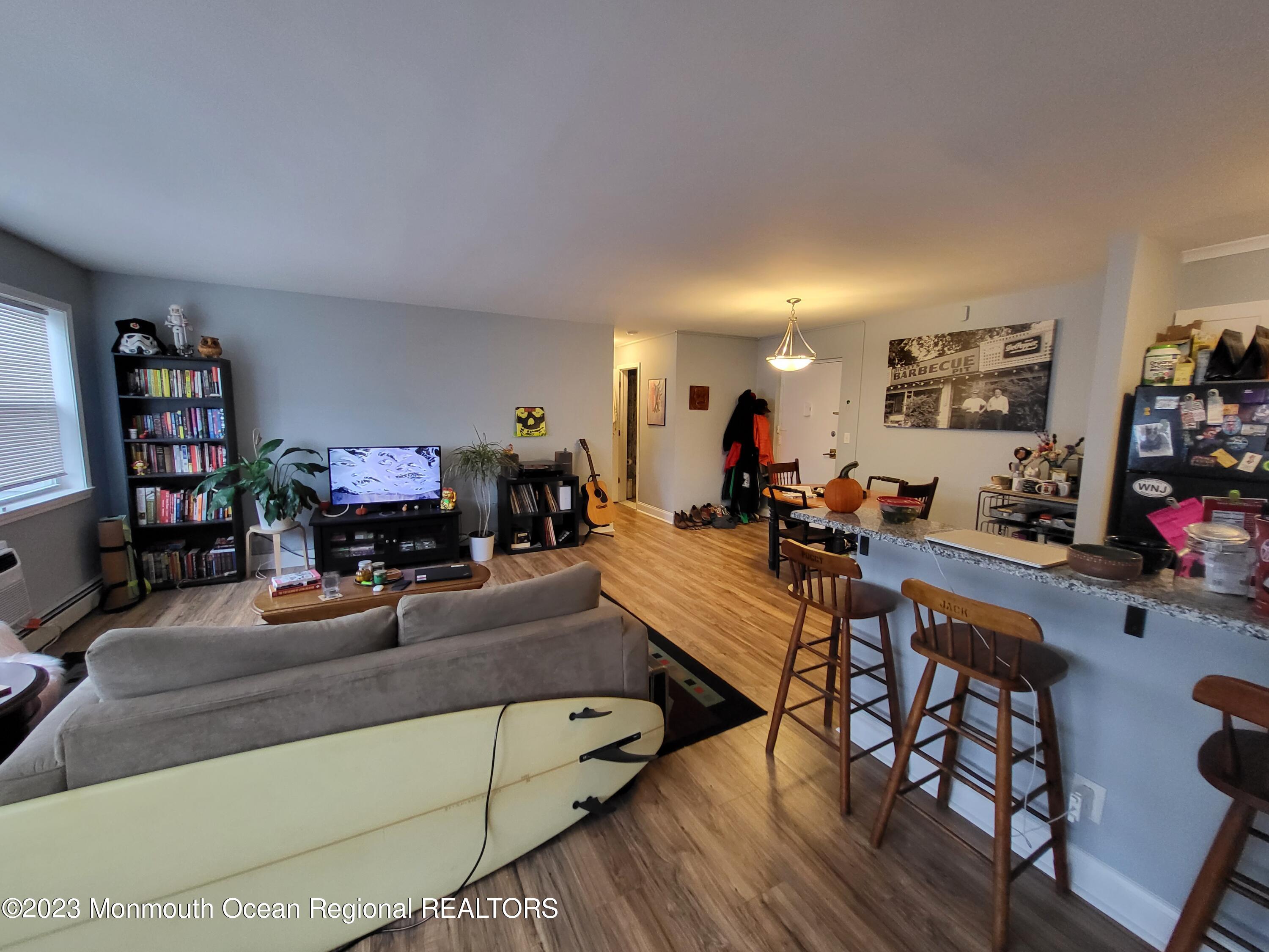 317 8th Avenue, 305