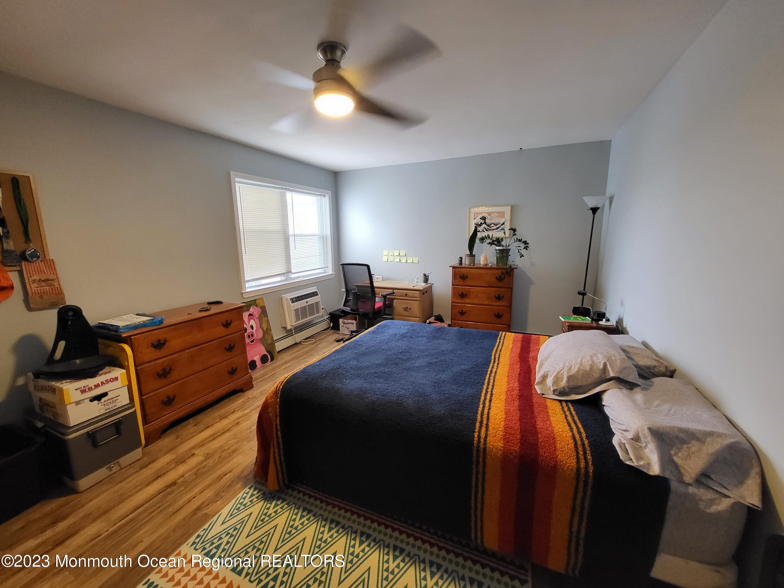 317 8th Avenue, 305