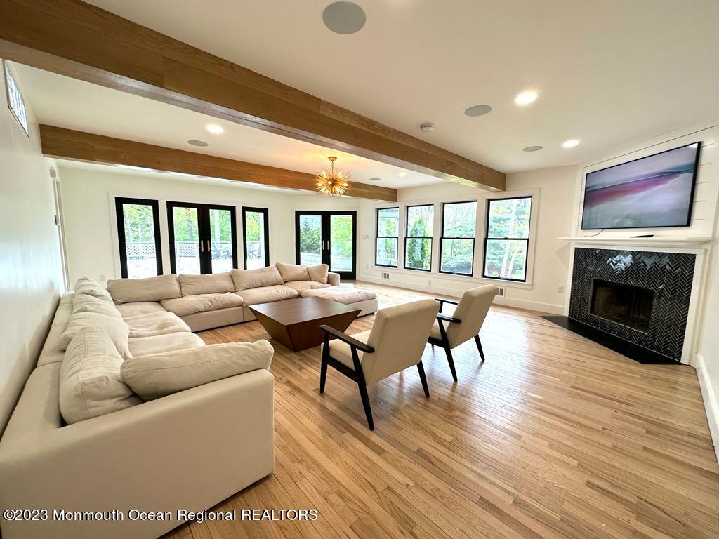 16 Woods Road