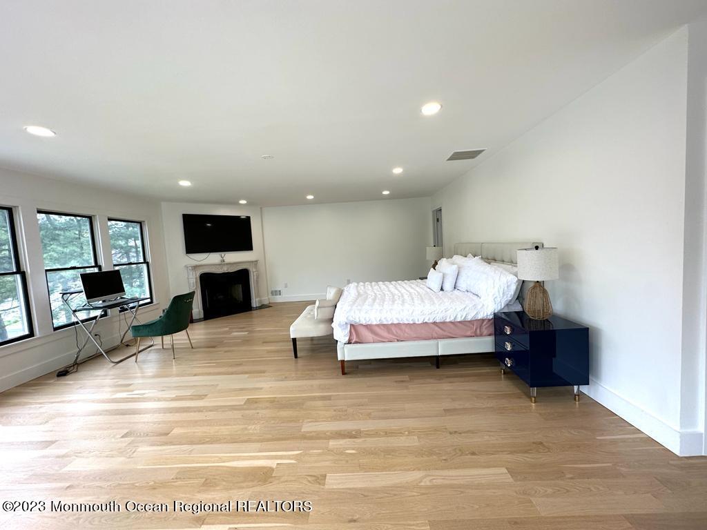 16 Woods Road