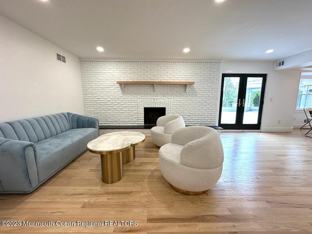 16 Woods Road