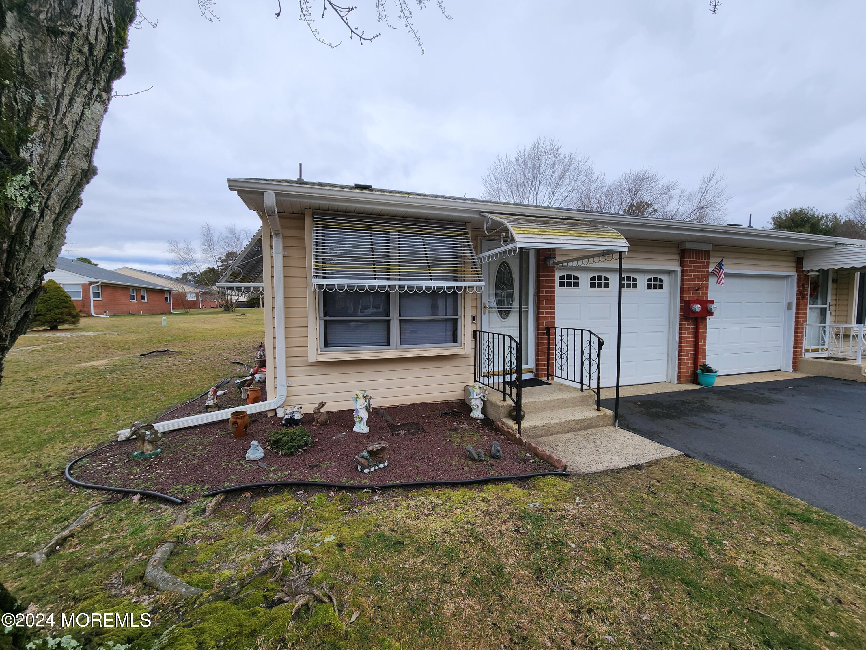 992 Constitution Boulevard, A