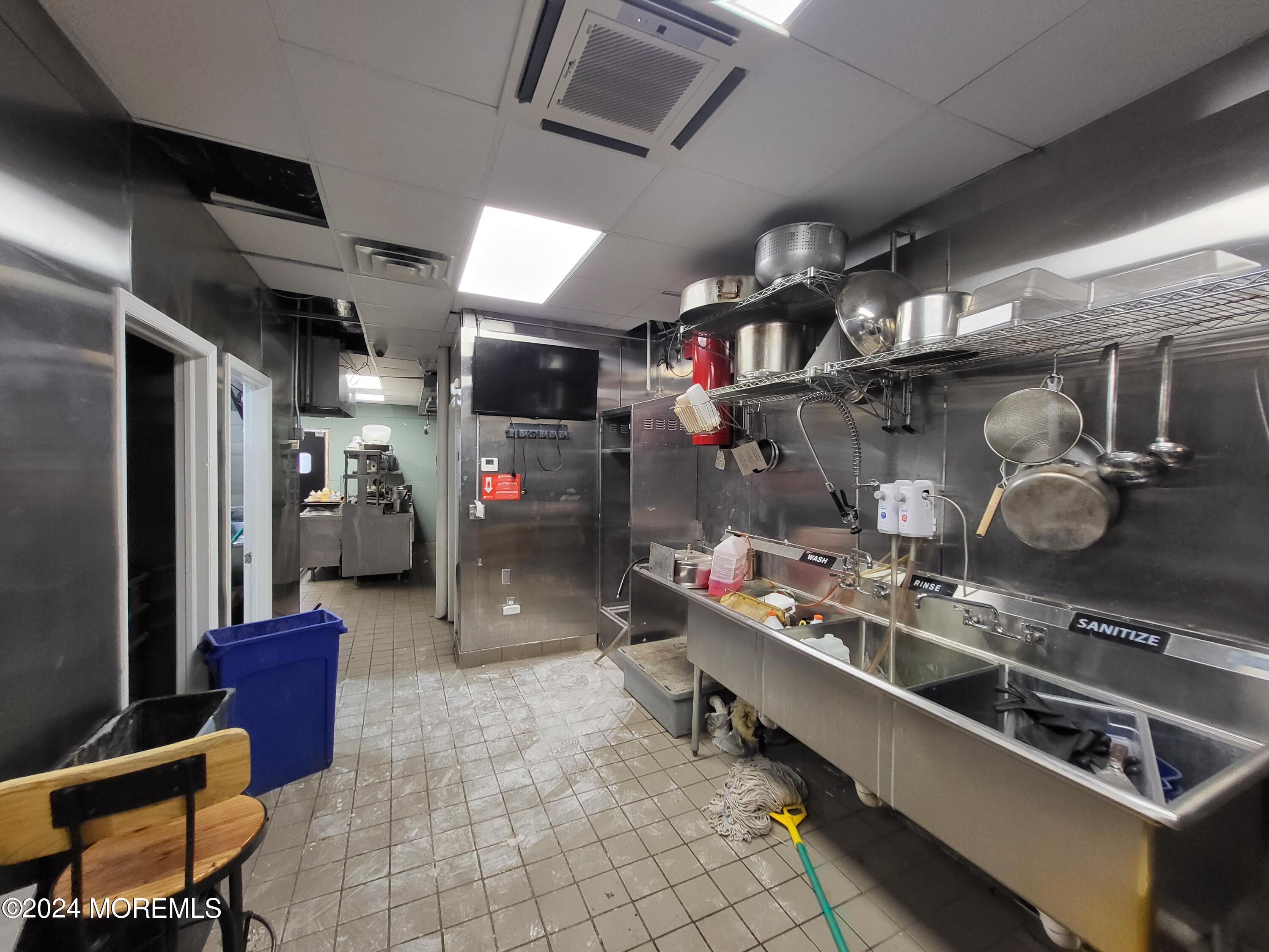 366 Broad Street, South