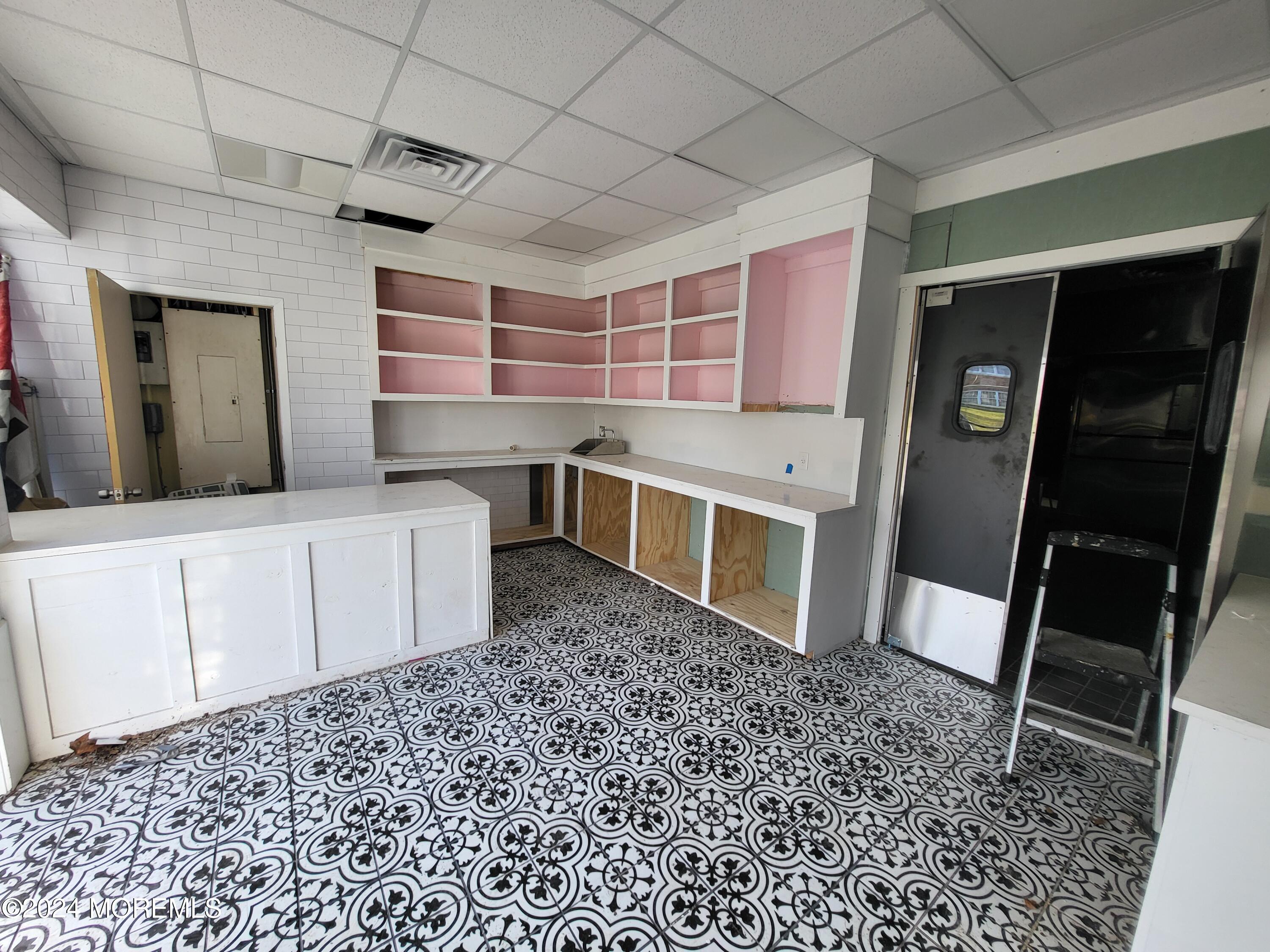 366 Broad Street, South