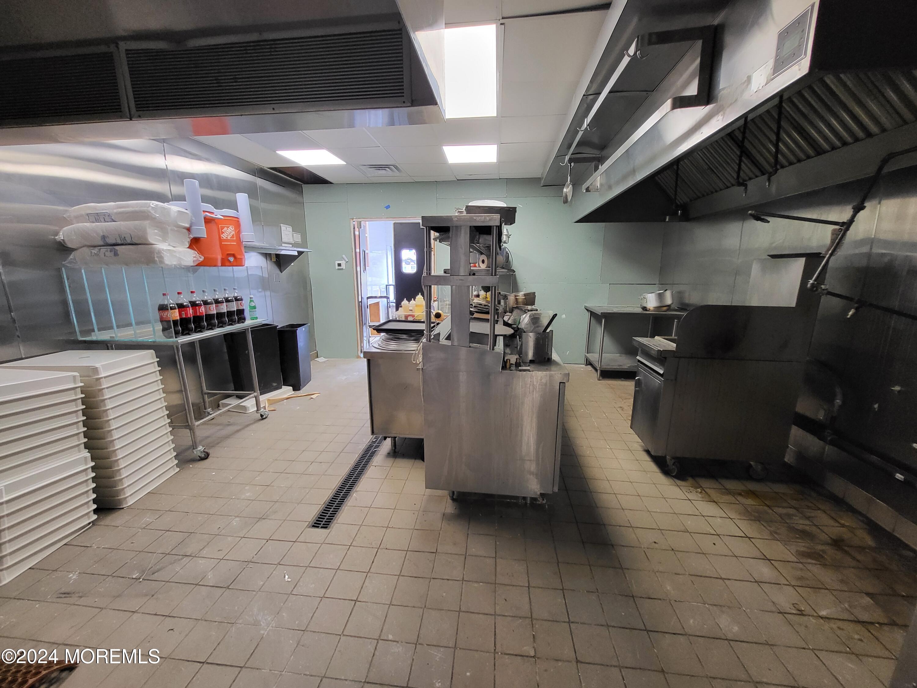 366 Broad Street, South