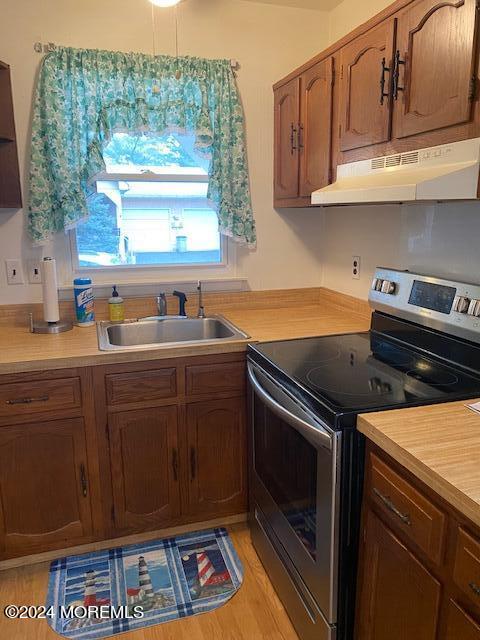 2 Hale Lane, C