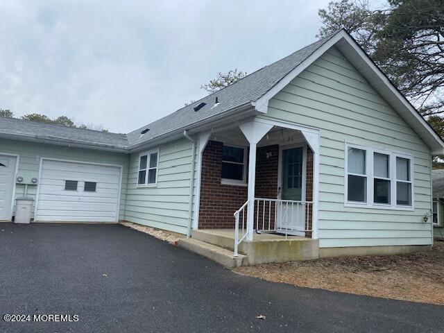 2 Hale Lane, C
