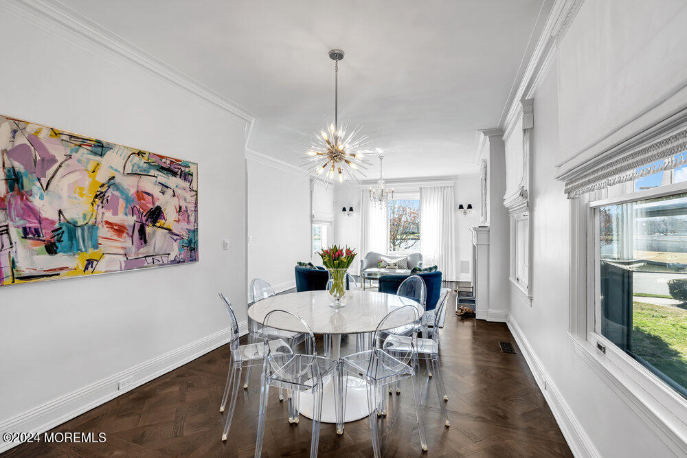 405 Sunset Avenue