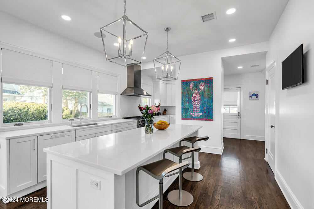 405 Sunset Avenue
