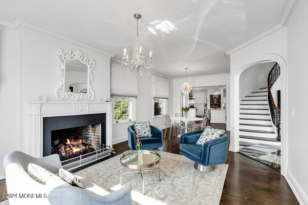 405 Sunset Avenue