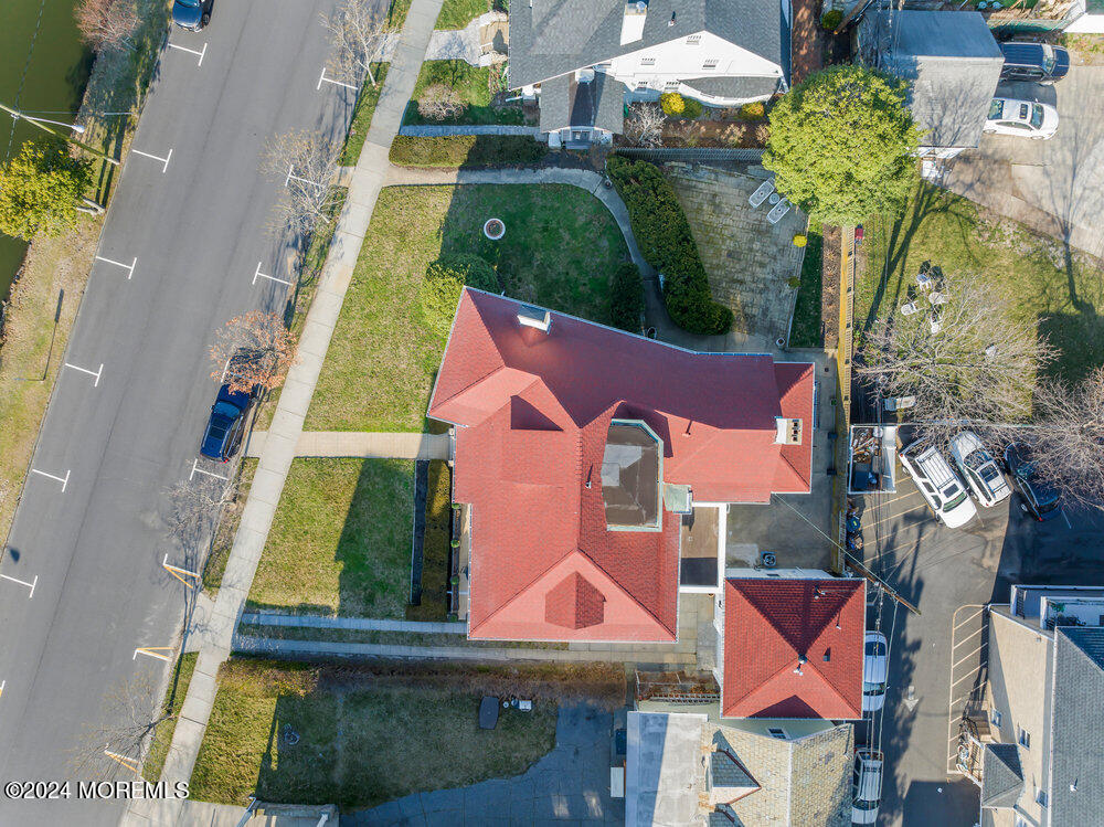 405 Sunset Avenue
