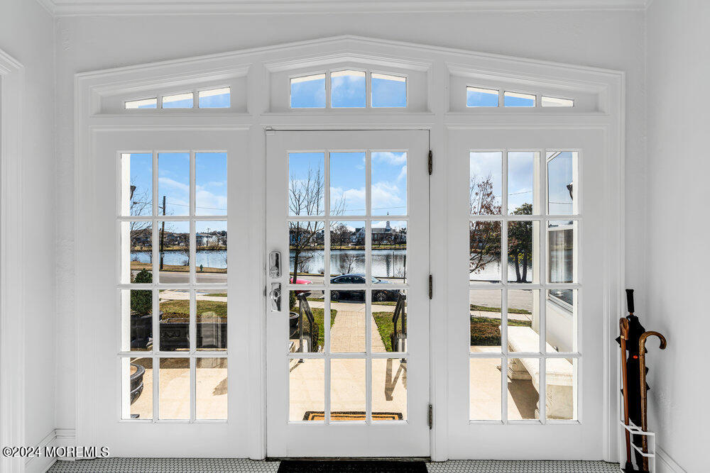 405 Sunset Avenue