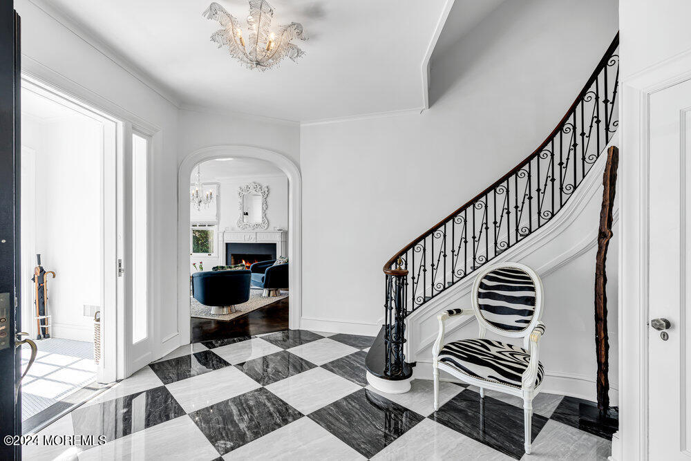 405 Sunset Avenue